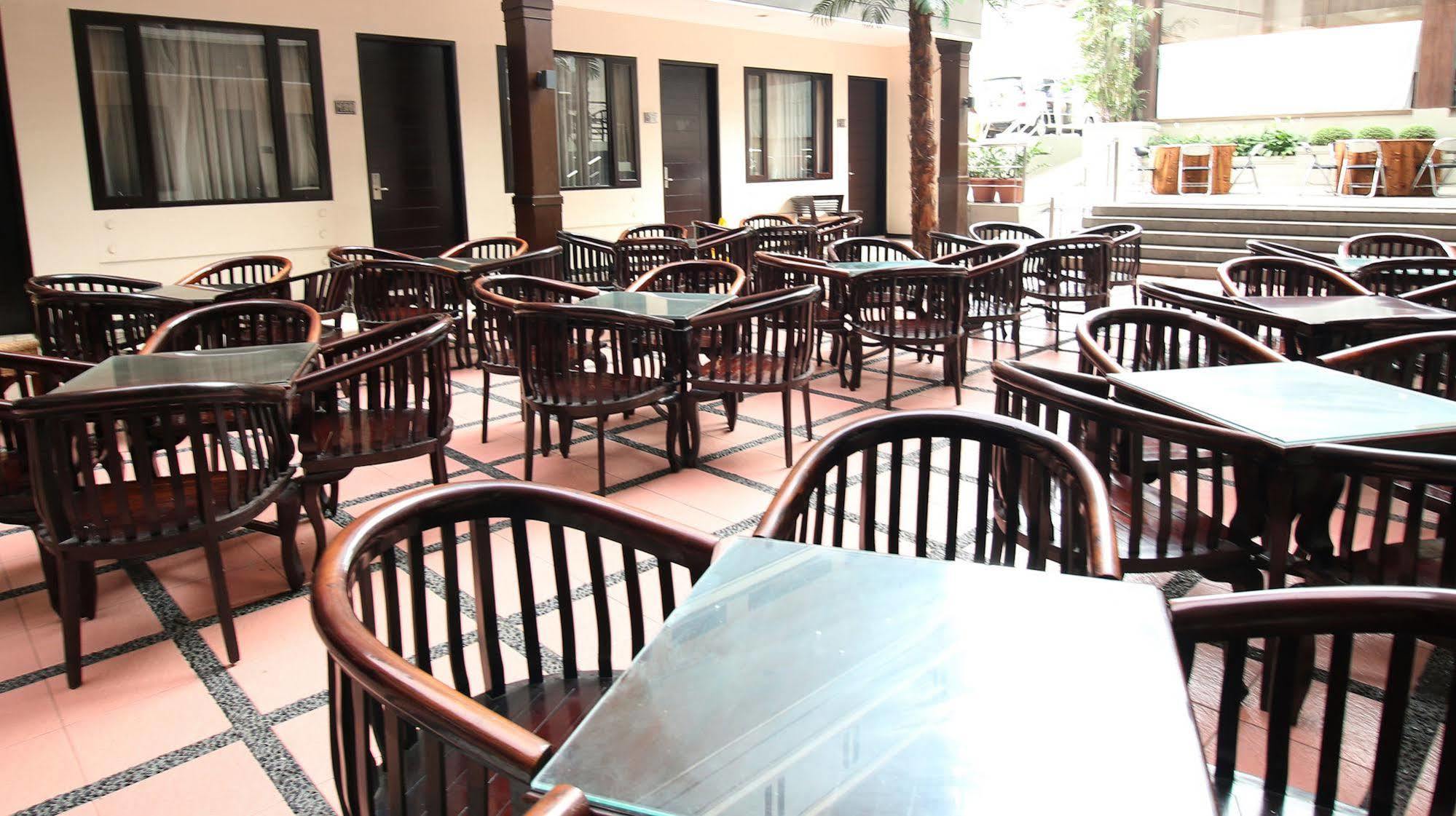 Zen Rooms Grand Hotel Lembang Luaran gambar