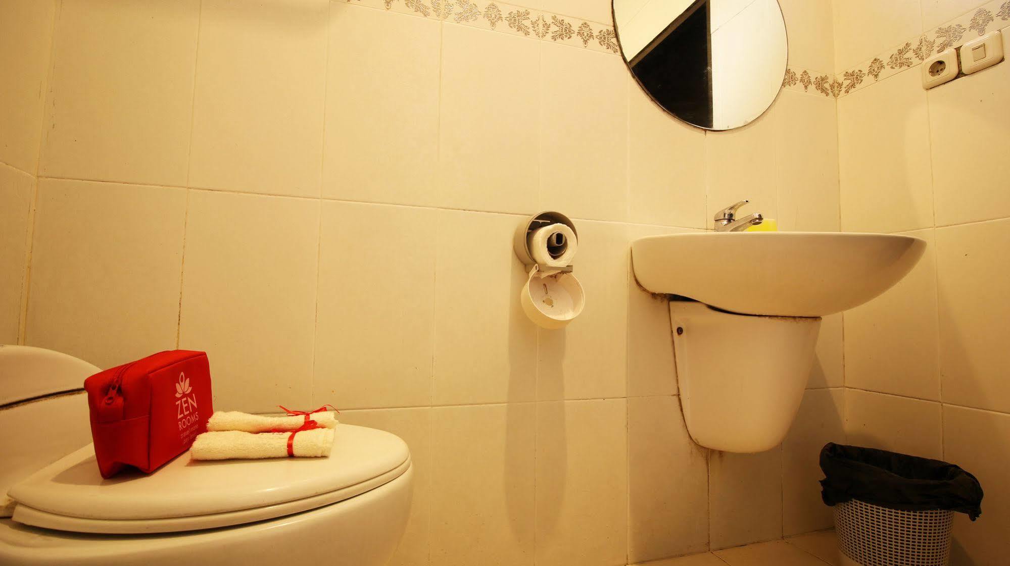 Zen Rooms Grand Hotel Lembang Luaran gambar