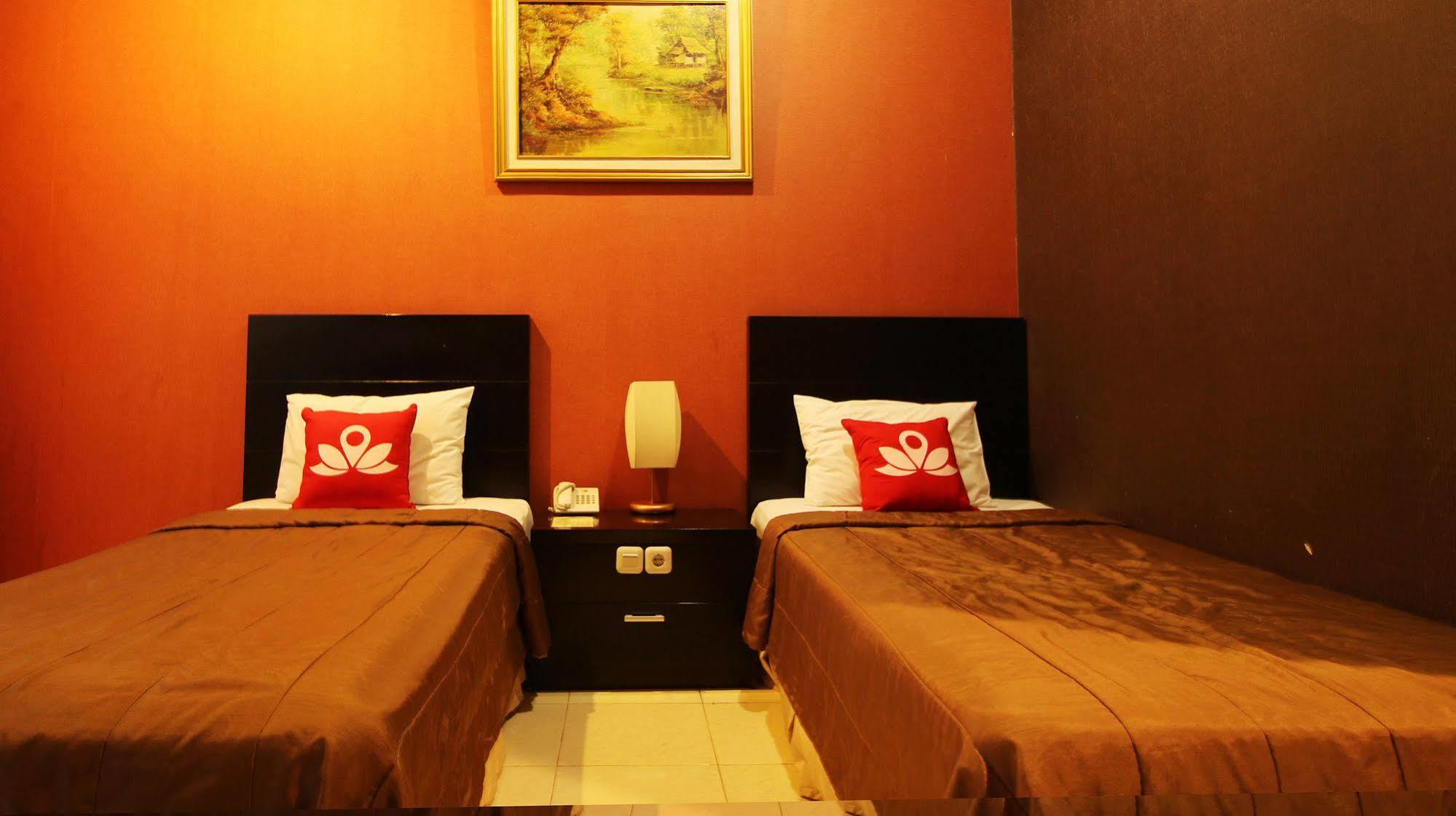 Zen Rooms Grand Hotel Lembang Luaran gambar